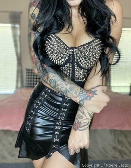 thenoelleeaston hd model pic
