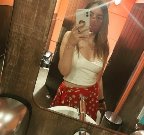 Averytinyleaf erotic pornstar pics