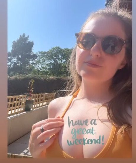 Averytinyleaf hd pornstar image