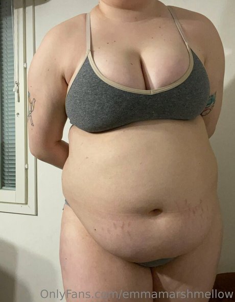 emmamarshmellow naked star photo