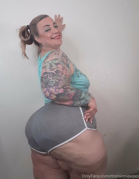 msminniexoxo erotic pornstar photo