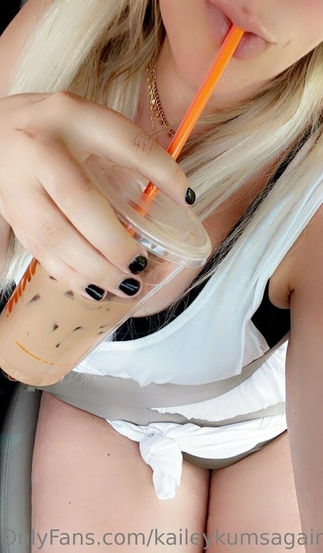 kaileykumsagain nude star pictures