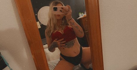 tattedprincess1998 hd pornstar photo