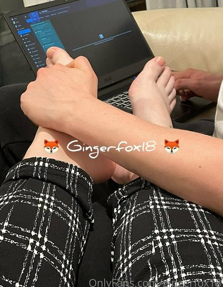 gingerfox18 naked model pictures