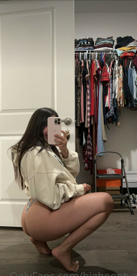 lesbian squirt onlyfans hd picture