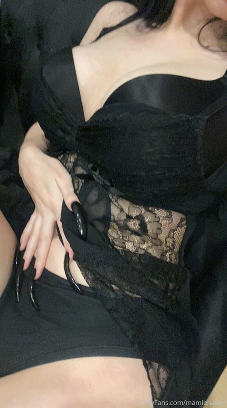 mamiehades sexy actress pic