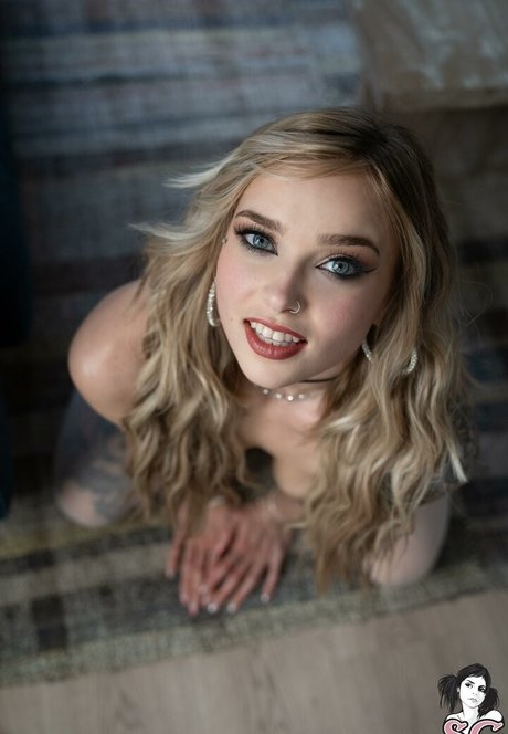 elease sg erotic pornstar photos