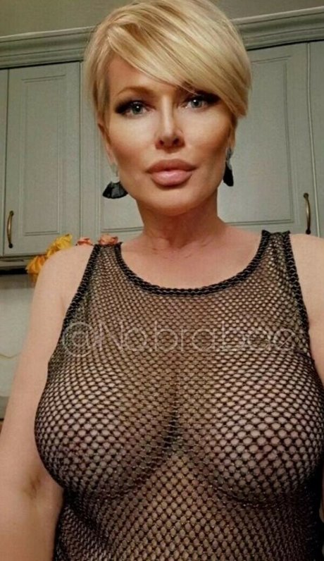 shemale outdoor onlyfans sexy nude image