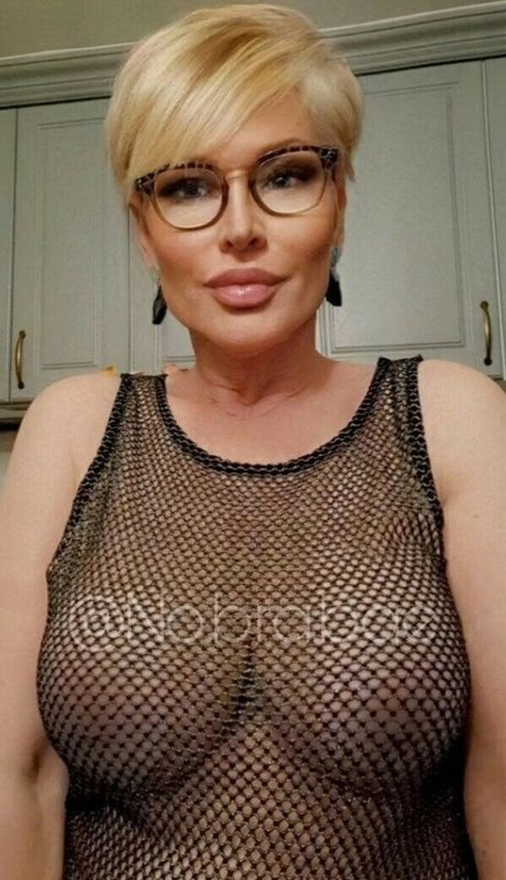 mature blonde onlyfans art nude photos