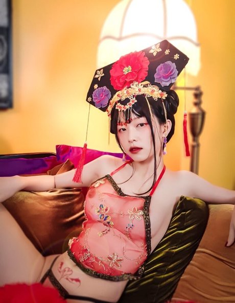 Kimmyyoy model hot pics