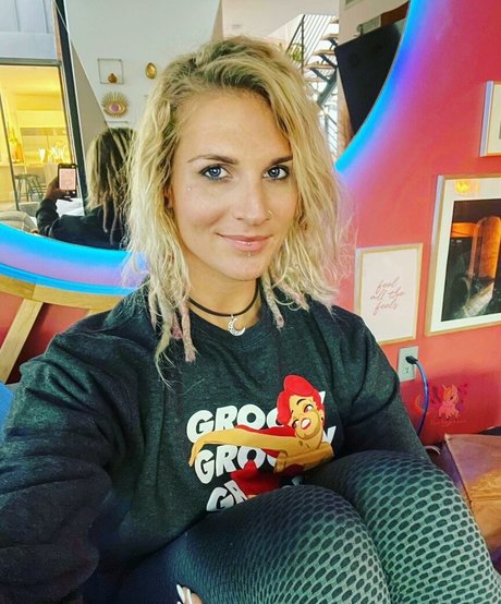 Hottrayne xxx pornstar gallery