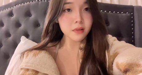 Jess kim erotic model picture
