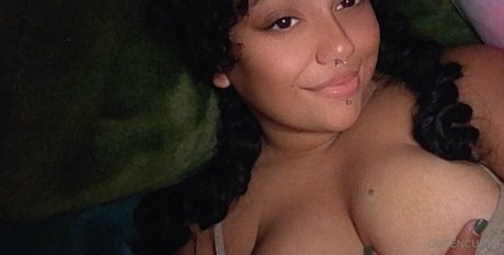 queencurls exclusive actress photos