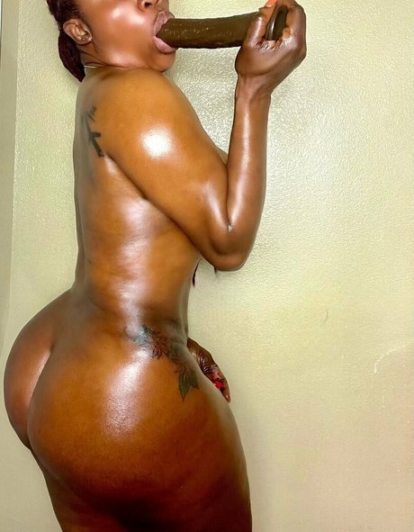 misstresssagittarius xxx model photo
