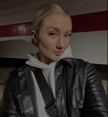 Tavia pornstar beautiful pic