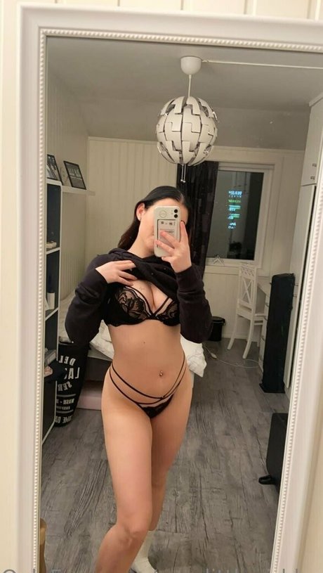yourlittlegirl lana top profile image