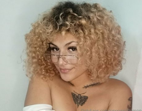 sexxyreddemon sexy model img