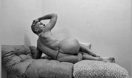 Katerinathedog naked model img