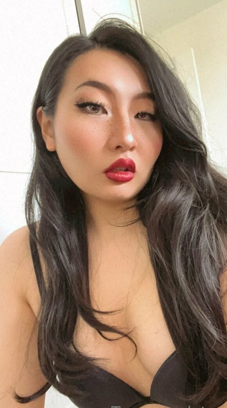 tomokorenfree nude model gallery