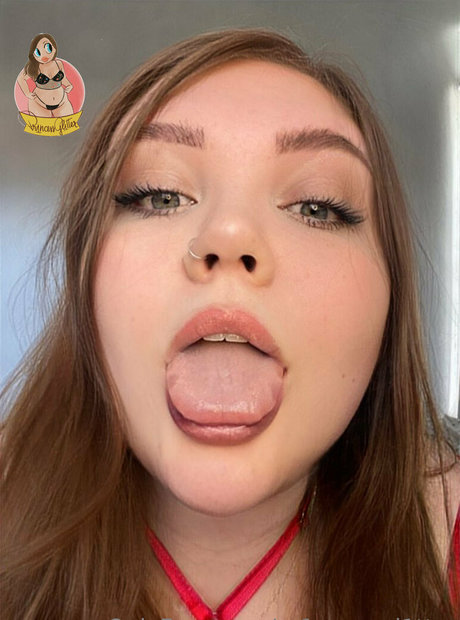 pr1ncessgl1tterfree model pretty img