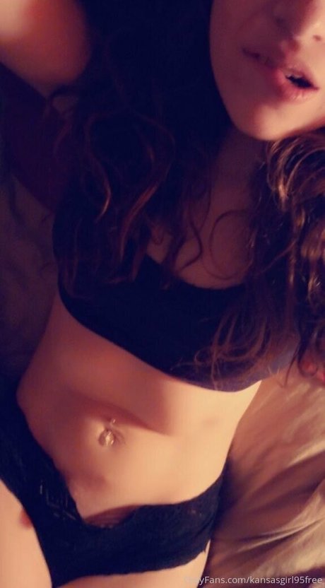 kansasgirl95free naked star photo