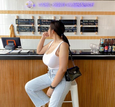 Aoy Chitchanok hd pornstar photos