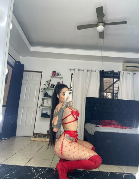 Redsmoothie model pretty pic