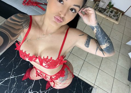 Redsmoothie beautiful pornstar image