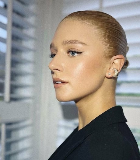 Julia Schlaepfer pornstar top photos