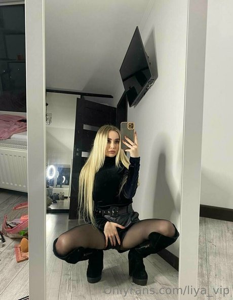 liya barbi your nice model image