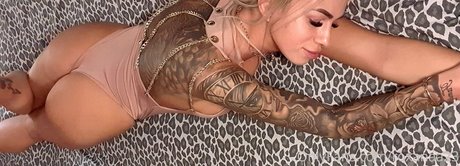 roxanaa23 sexy model pic