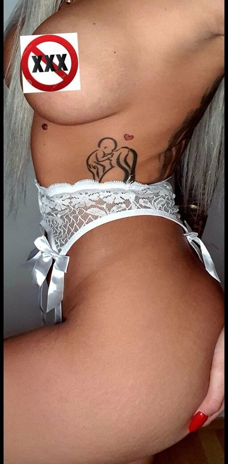 roxanaa23 naked model gallery