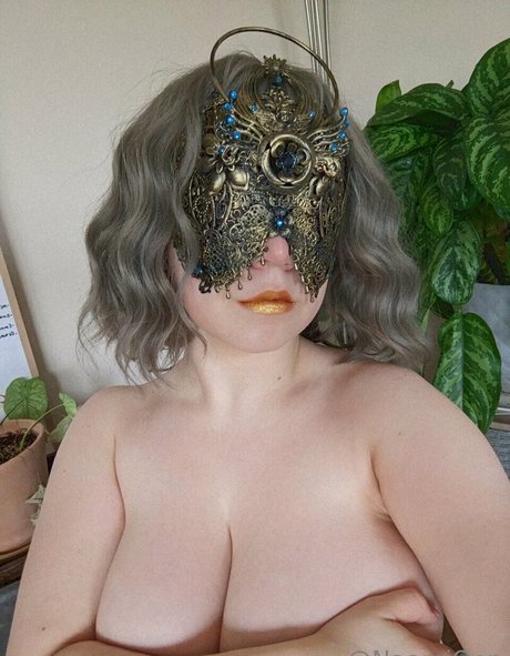Naomiwastaken model nude pictures