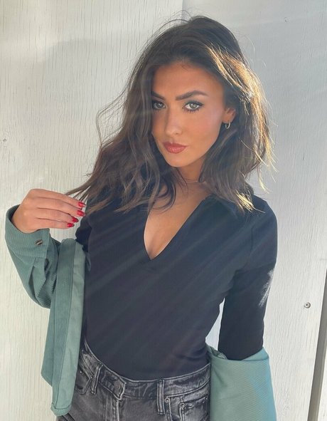 nataliagetsnaughty nice actress img