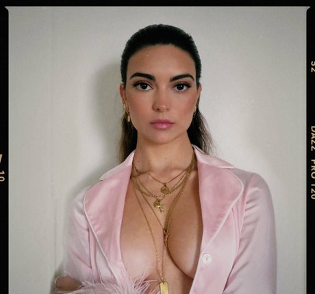 Kyra Santoro hot star images