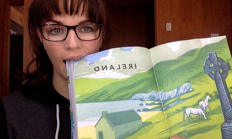 Aisling Bea model top gallery