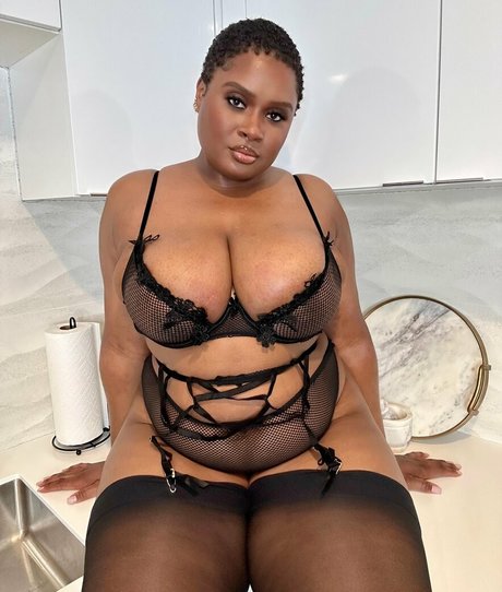 lingerieloungefree profile image
