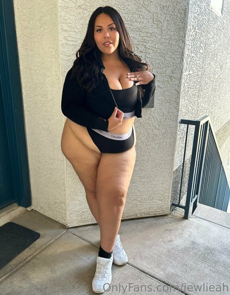 Jewlieah pornographic model img