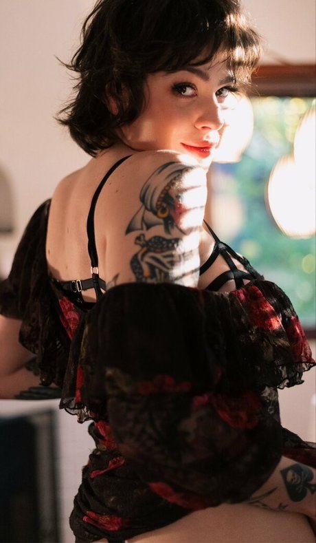 Annie Jay profile image