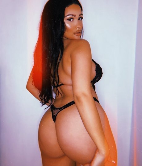 Jasuncensored nudes actress image