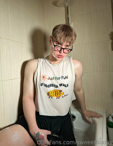 sweeetbooyy naked star pictures