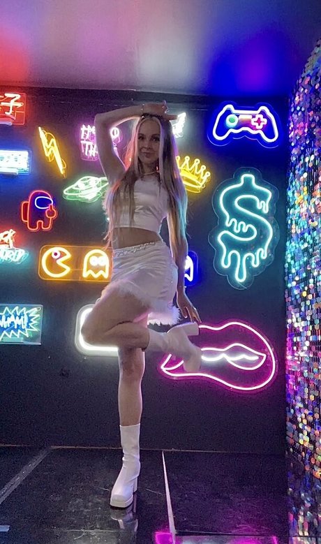 Fasffy Mega Dump model erotic images
