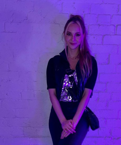 Fasffy Mega Dump porn star gallery