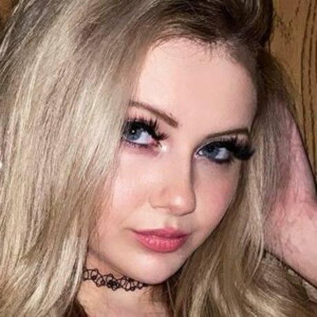 Larkan Danielle naked model images