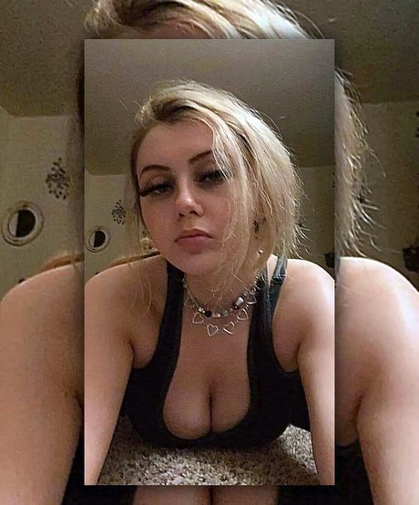 Larkan Danielle model naked photo