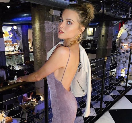 Anne Winters pornstar nudes img