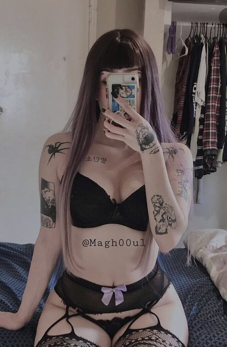 Magh0ul free model pics