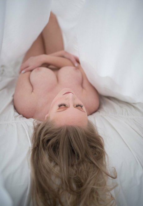 Have Blondie81 star erotic photos
