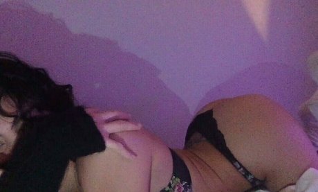 champagnebaybie pretty pornstar photo
