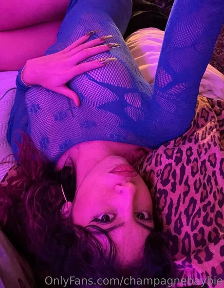 champagnebaybie model perfect pic